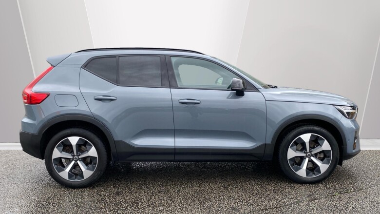 Volvo XC40 2.0 B4P Ultimate Dark 5dr Auto Petrol Estate